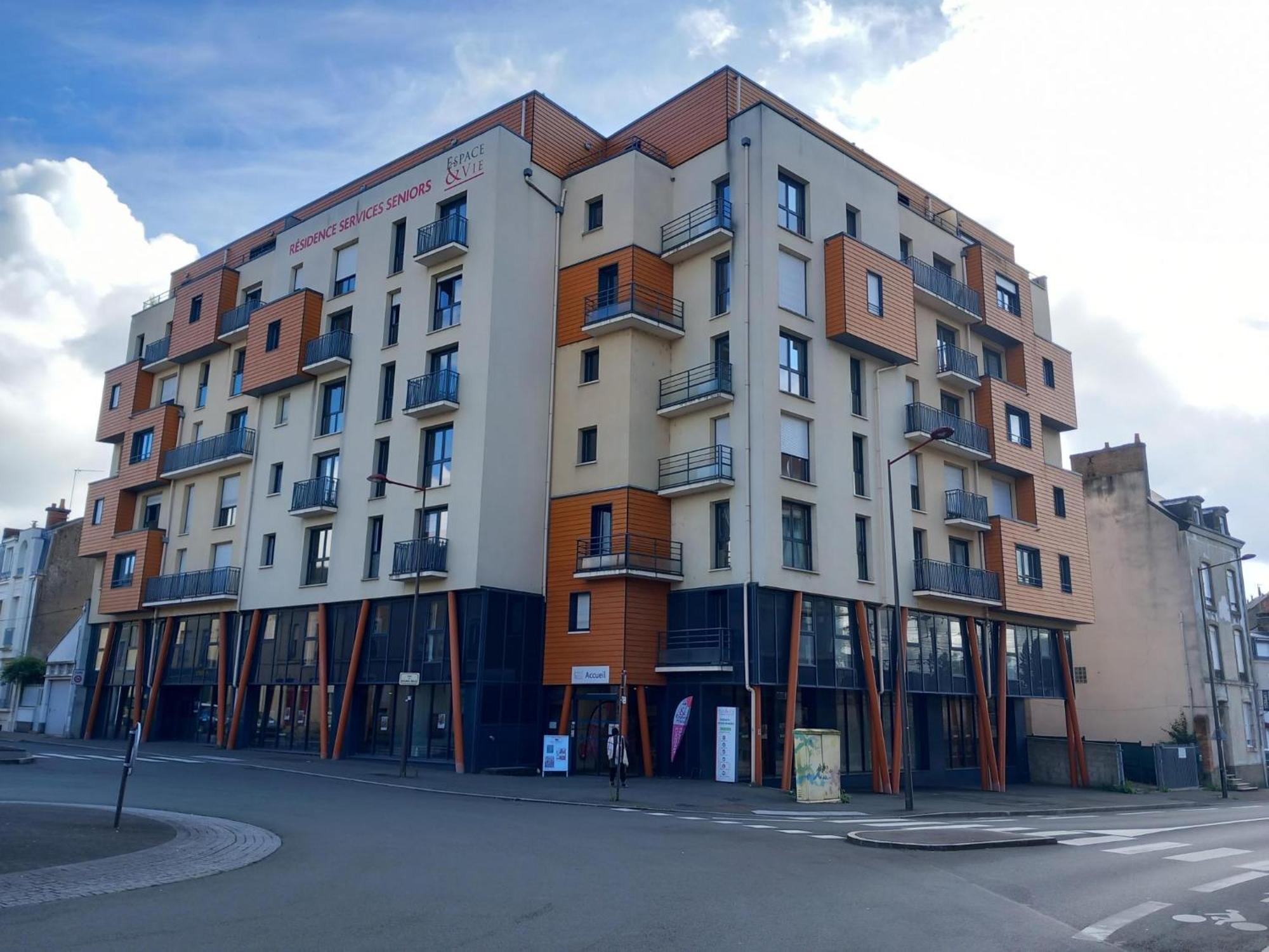 Services Seniors Espace Et Vie Le Mans